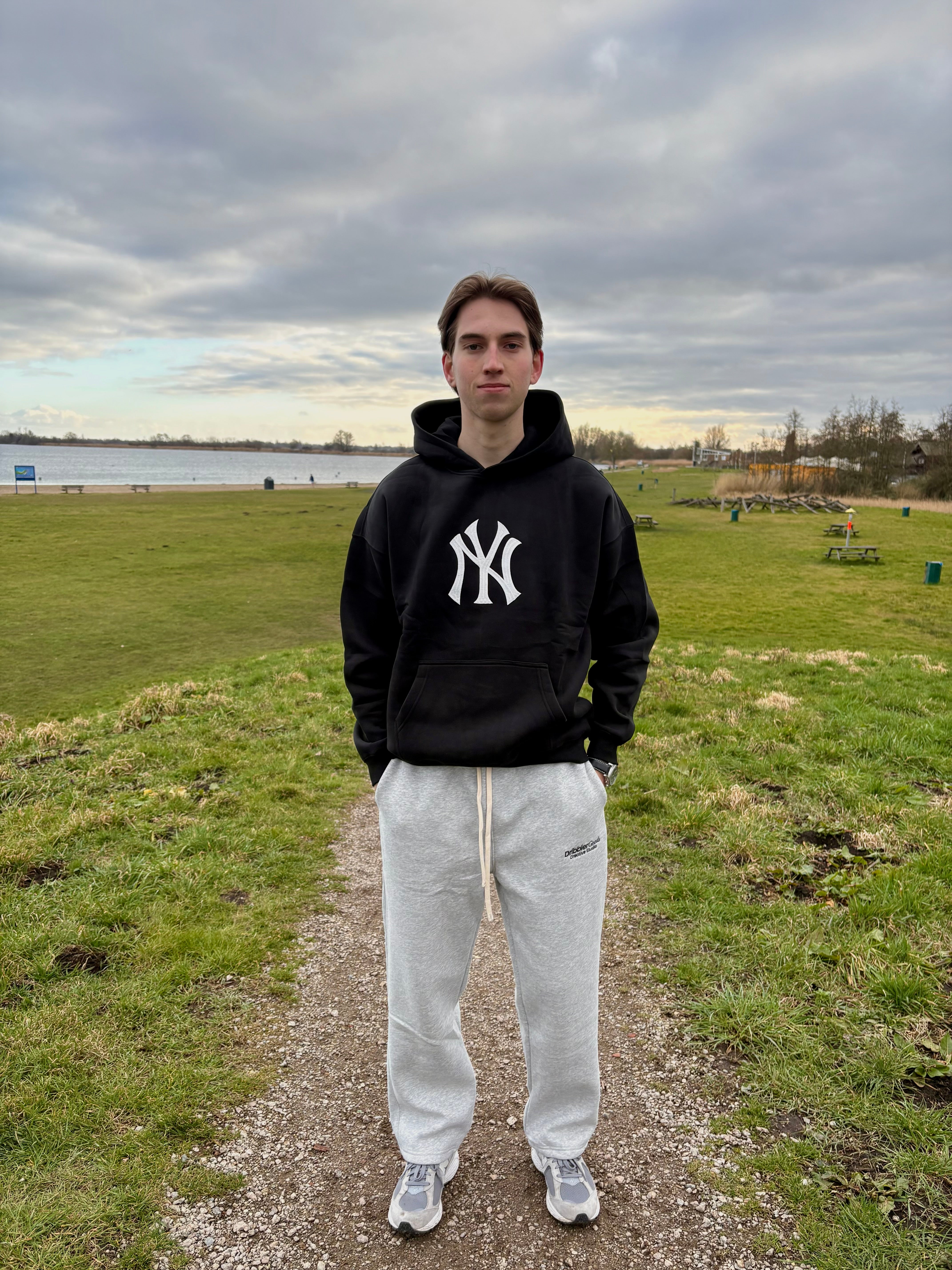 NEW YORK Hoodie Black